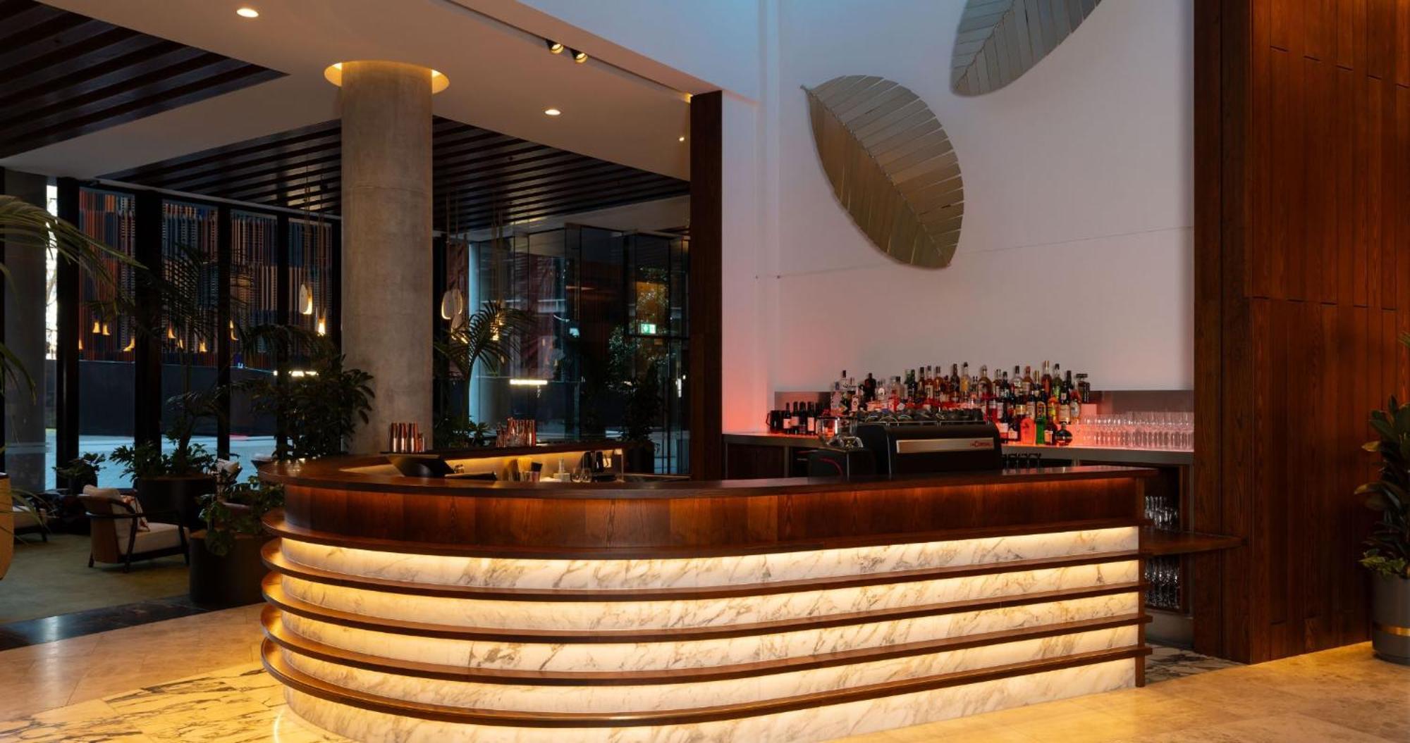 Horizon By Skycity 오클랜드 외부 사진 The bar at the Mandarin Oriental, Munich