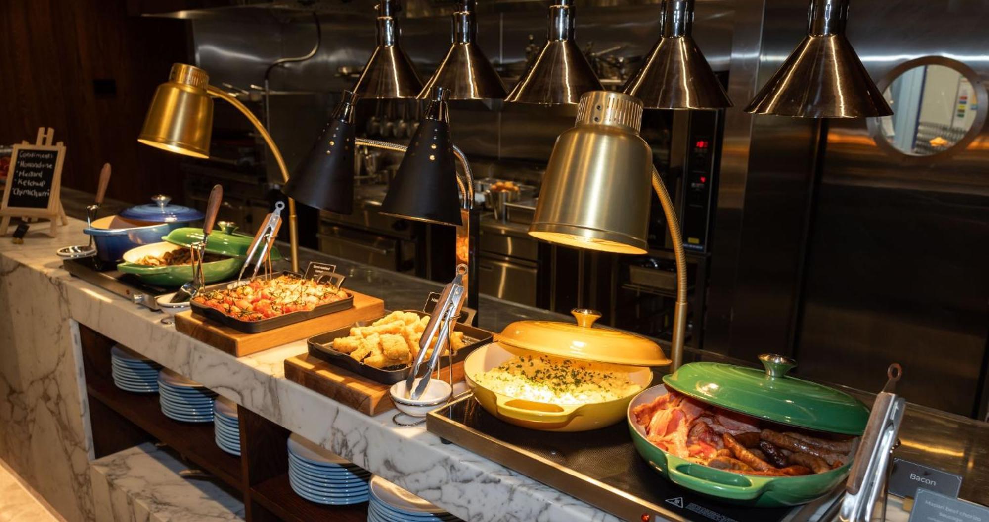 Horizon By Skycity 오클랜드 외부 사진 A chafing dish buffet